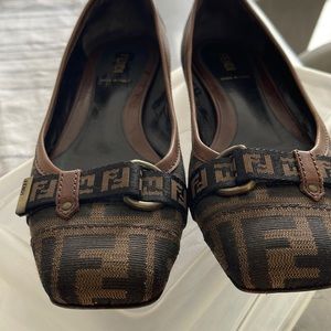 Size 8 Fendi flats